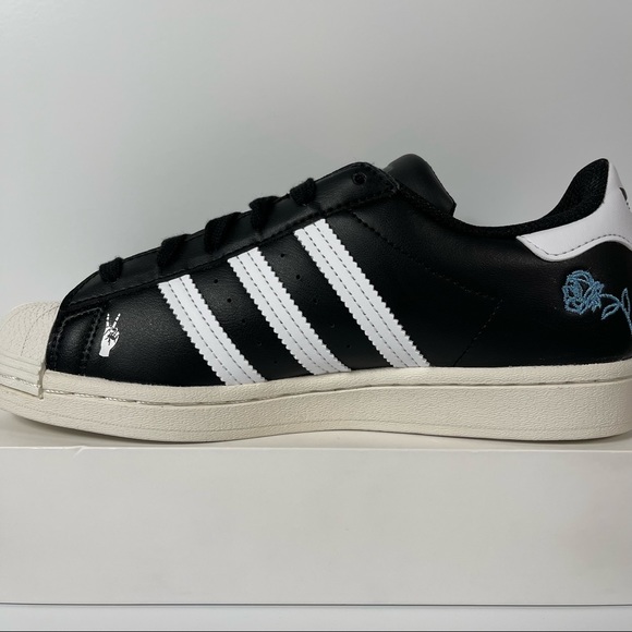 ADIDAS SUPERSTAR BIG KID EMPOWERING GRAPHICS BLACK WOMENS SHOES SIZE 6.5 WHITE N - Picture 8 of 10